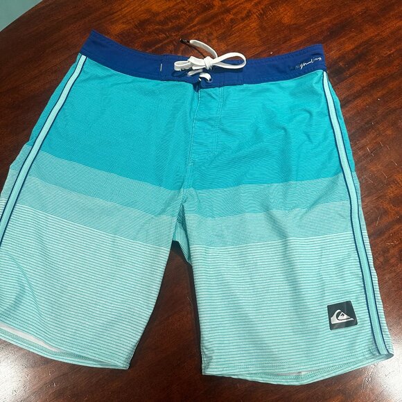 Quicksilver Highline Boardshorts - Picture 1 of 6